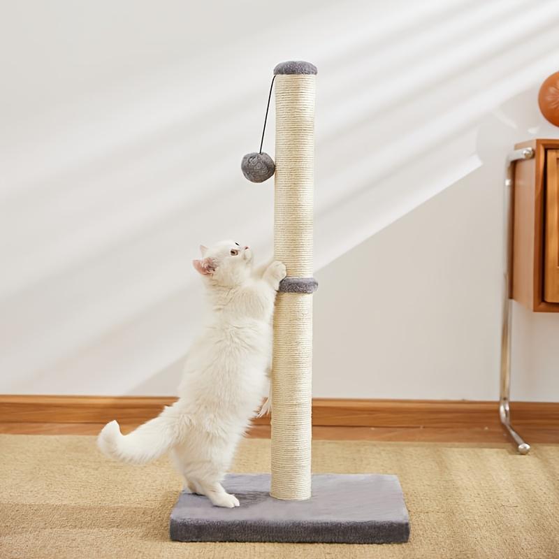 Scratch post with durable sisal rope